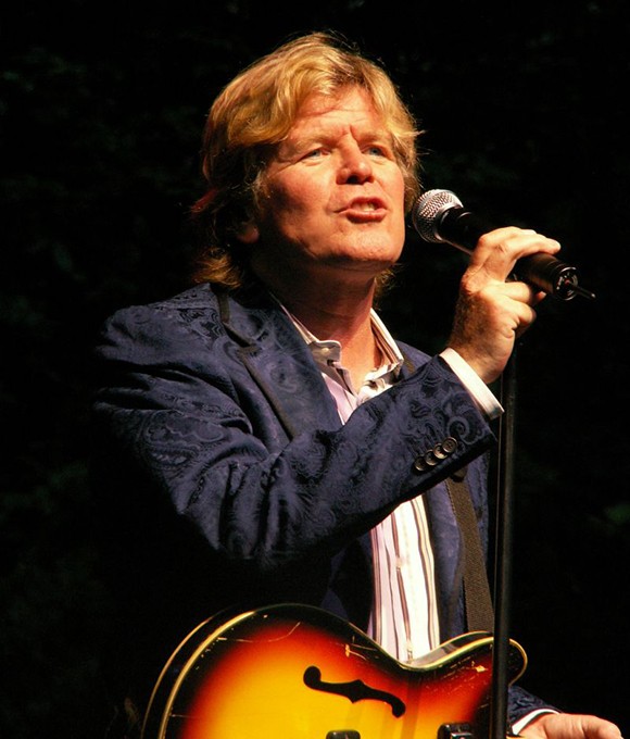 Singer-songwriter Peter Noone of Herman and the Hermits in concert in 2007. A South Coast resident, Noone was one of the pop stars of the British Invasion. (Creative Commons photo by Cindy Funk (http://bit.ly/1hch9NP)